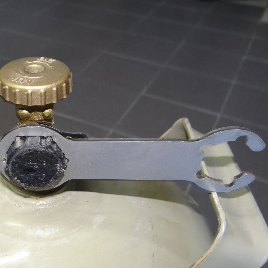 Klíč na plynový regulátor, nerez