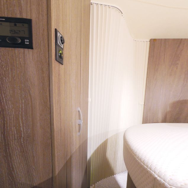 Dělicí stěna REMIform II 80 x 190 cm, krémově bílá