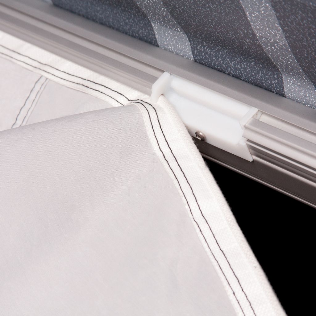 Thule Panorama pro 5200, výška M, délka 350 cm