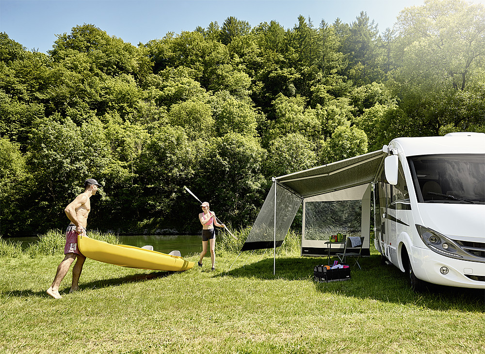 Thule Omnistor 5200 stříbrná, 350 cm, plachta Saphir modrá