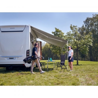 Thule Omnistor 9200 stříbrná, šedá plachta, 550 cm